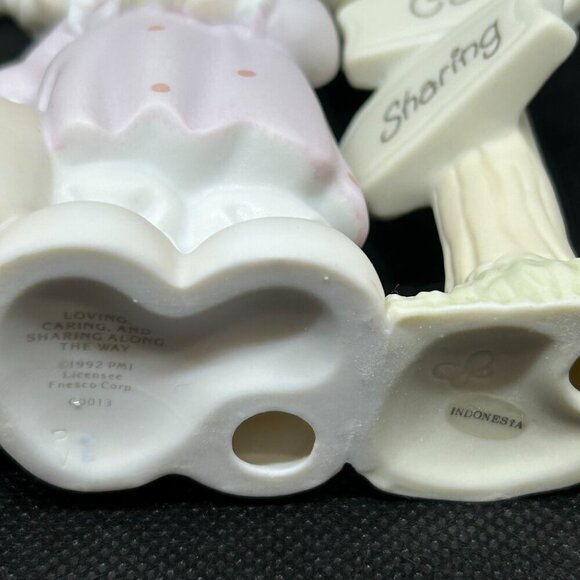 Precious Moments 1993 Member "Loving, Caring and Sharing Along The Way" figurine - Picture 5 of 5